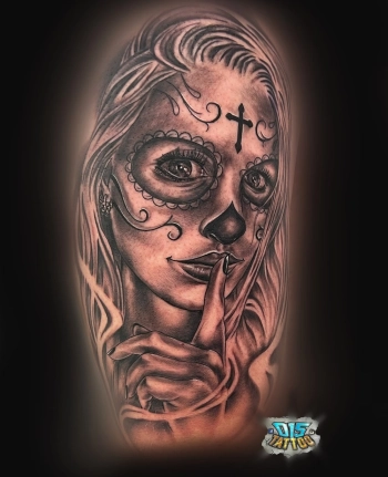 Tattoo portret geloof vrouw
